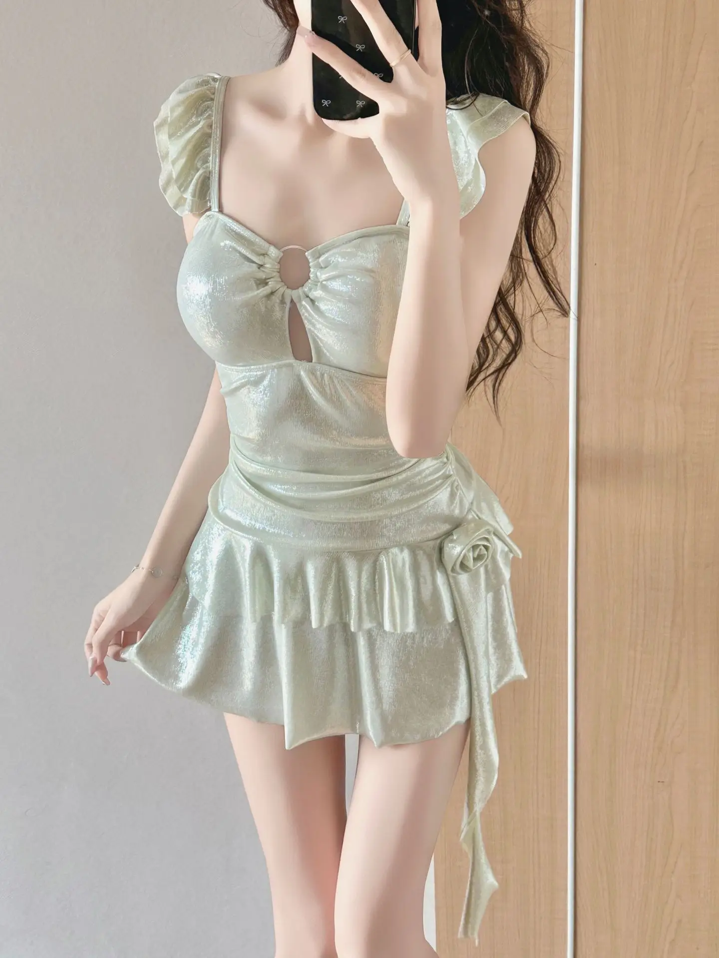 

Сексуальный купальник с 3D цветами, блестками и металлическим кольцом в стиле K-pop, слитный, с рюшами, мини-платье, кюлоты, бикини с подкладкой, пляжный костюм