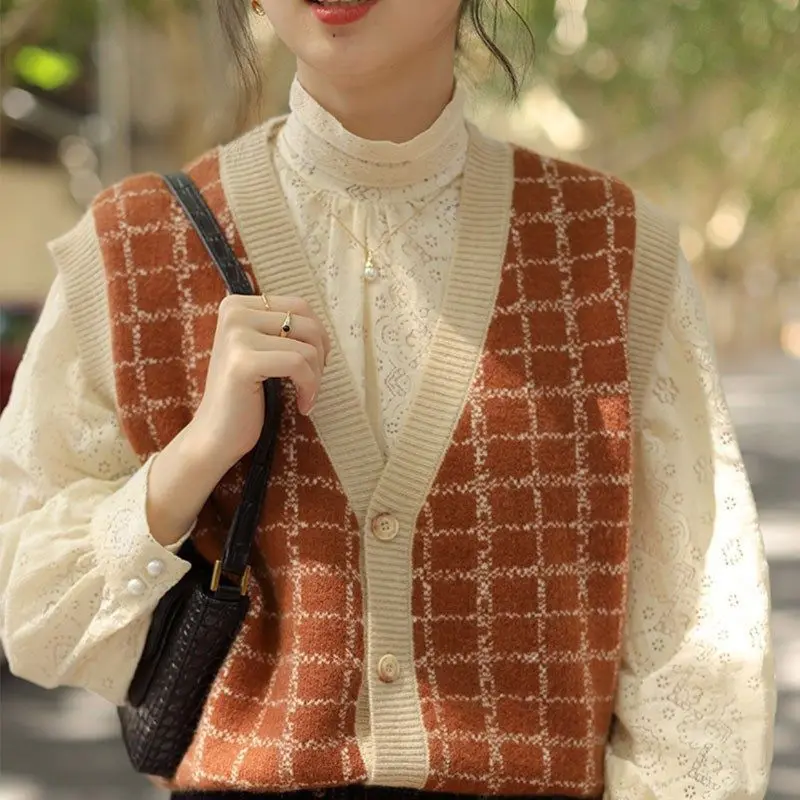 Spring Autumn Women Popular Soft Light Loose Vest With Plaid Color Red And Green Comfort Button Up Sleeveless Jacket Coat