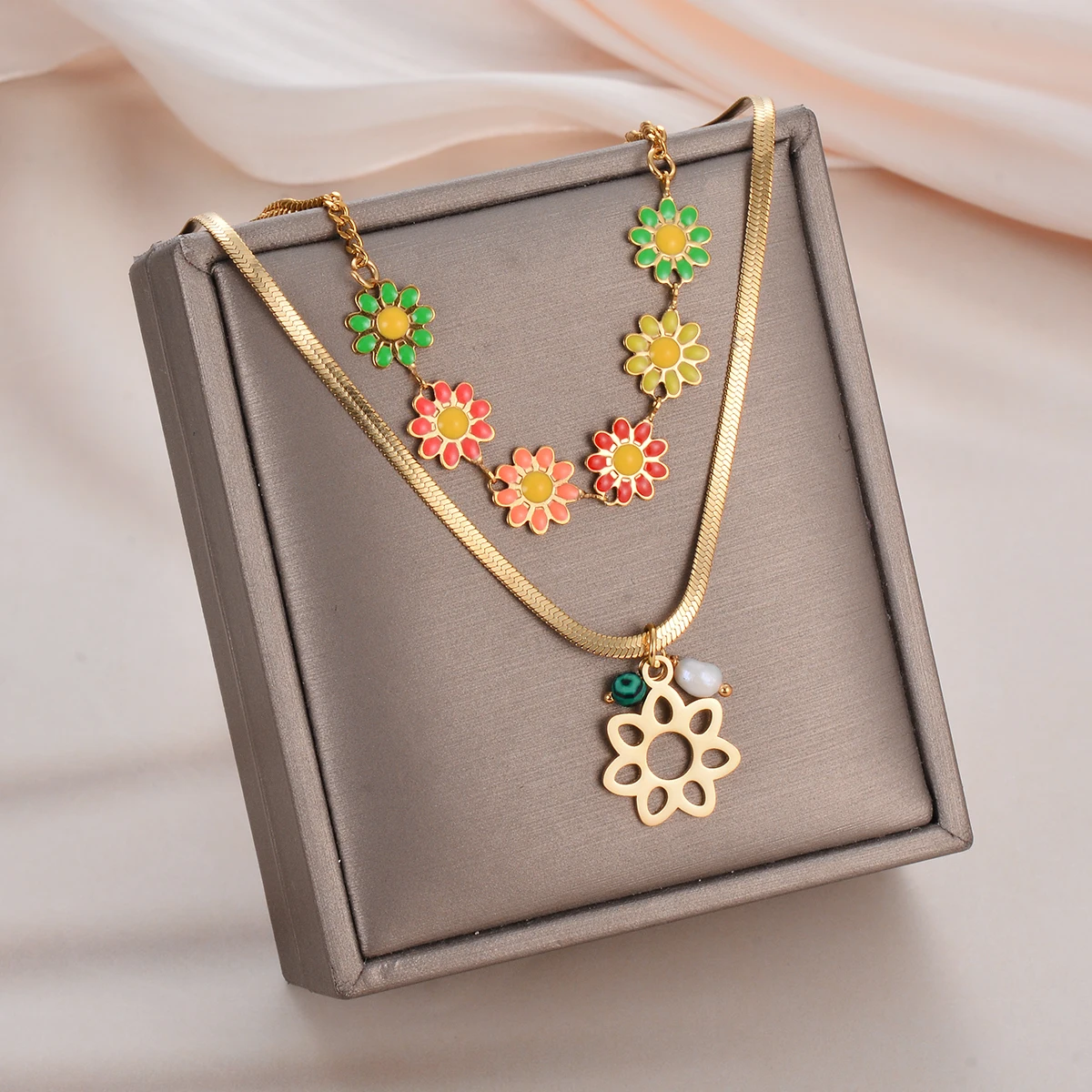 New Lovely Daisy Flower Necklace for Women Girls Choker Colorful Beads Clavicle Choker Stainless Steel Jewelry