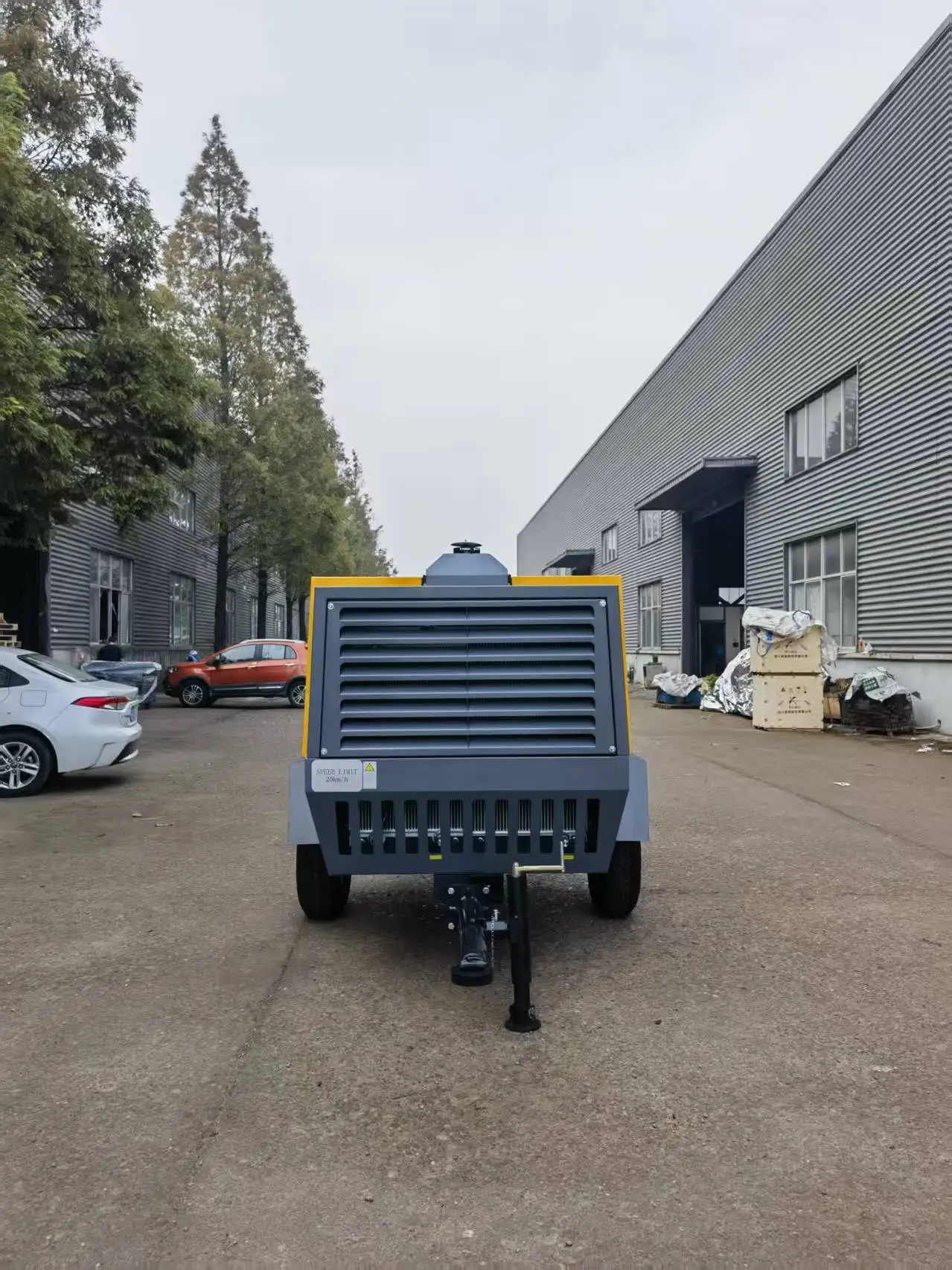 400CFM 14bar 90KW Diesel Screw Compressor 14m³/min Single Stage 2 Wheel Mobile