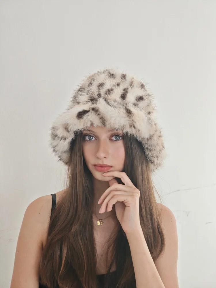 여성용 인조 모피 레오파드 프린트 버킷 햇 - 따뜻한 겨울 패션 액세서리, 동물 무늬가 있는 부드럽고 푹신한 모자, 스타일리시하고 멋진