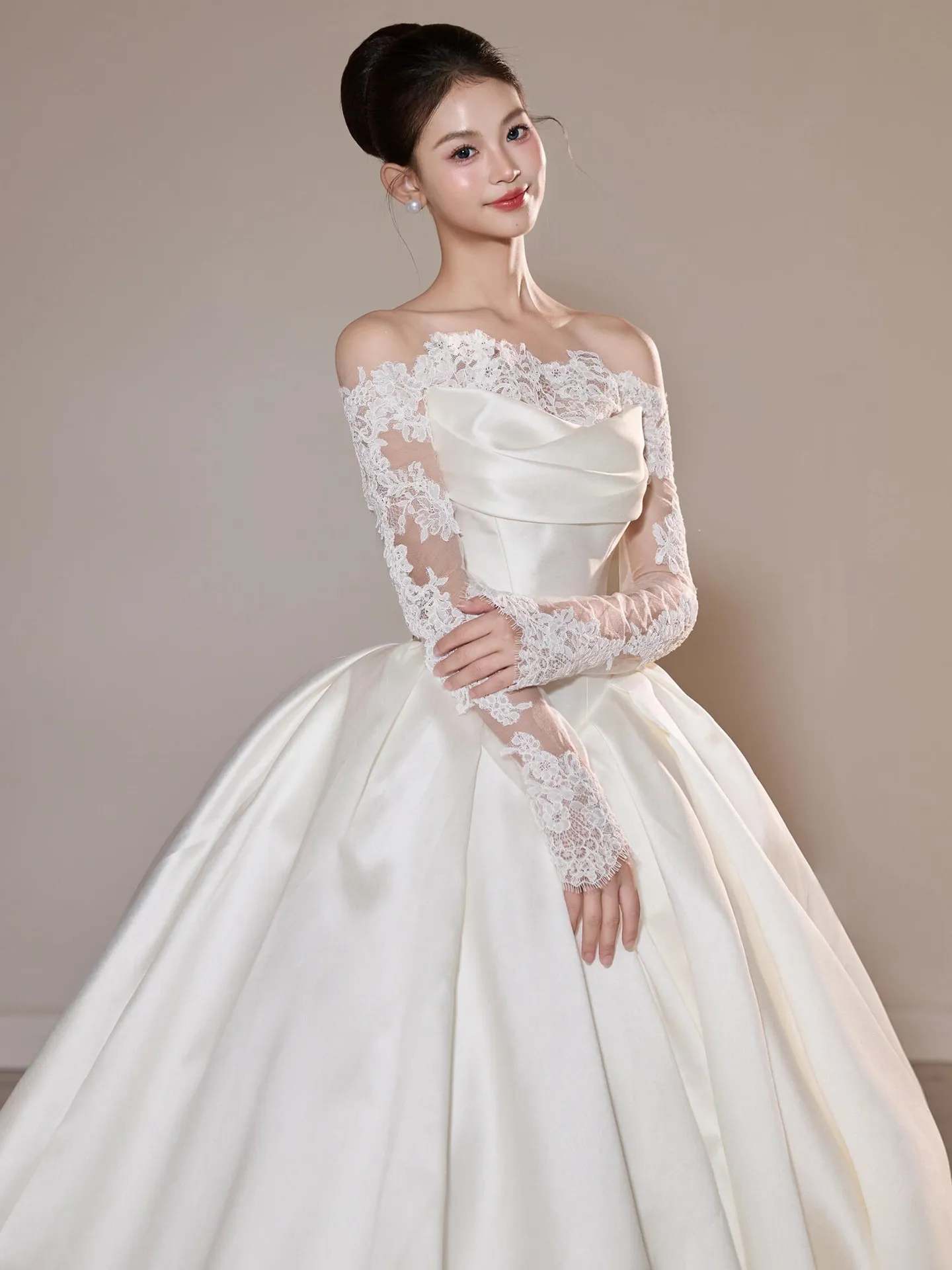 

Satin Wedding Dress Off the Shouder Long Sleeves Bridal Gowns Satin with Lace Applique High Waist L&P DQL Studio 2026