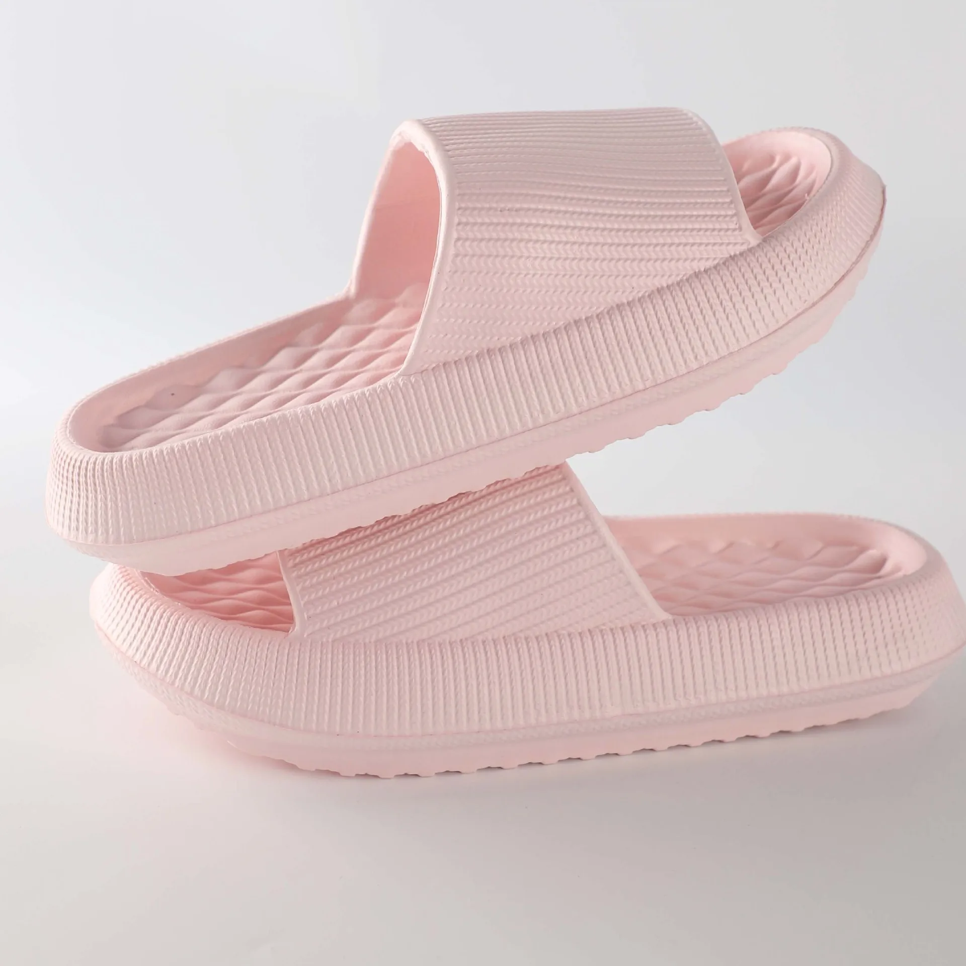 夏のビーチサンダル レディース 滑り止め バスルーム ホームスリッパ 厚底プラットフォーム クラウドスリッパ EVA ソフトソール ピロースライド