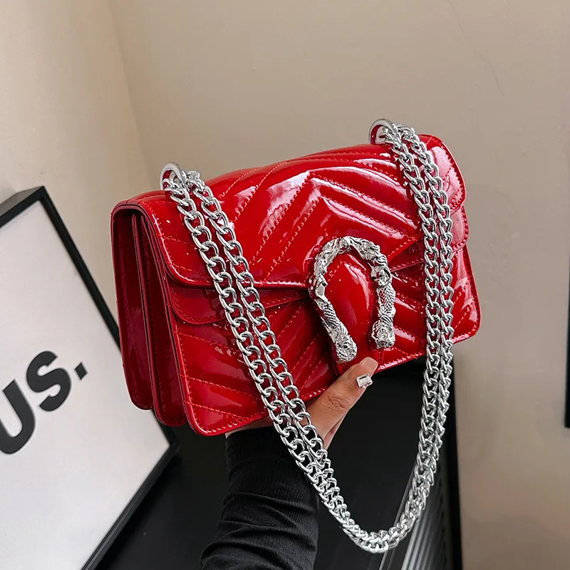 Leichte, luxuriöse, kleine, quadratische Damentasche mit hoher Textur, modisches Kettenschloss, Designer-Unterarm-/Schulter-/Kurier- und Premium-Qualität