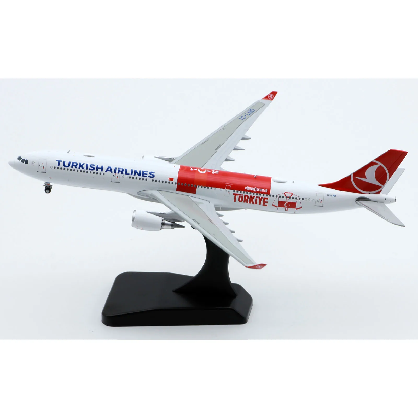 EW4333011 Alloy Collectible Plane JC Wings 1:400 Turkish Airlines \