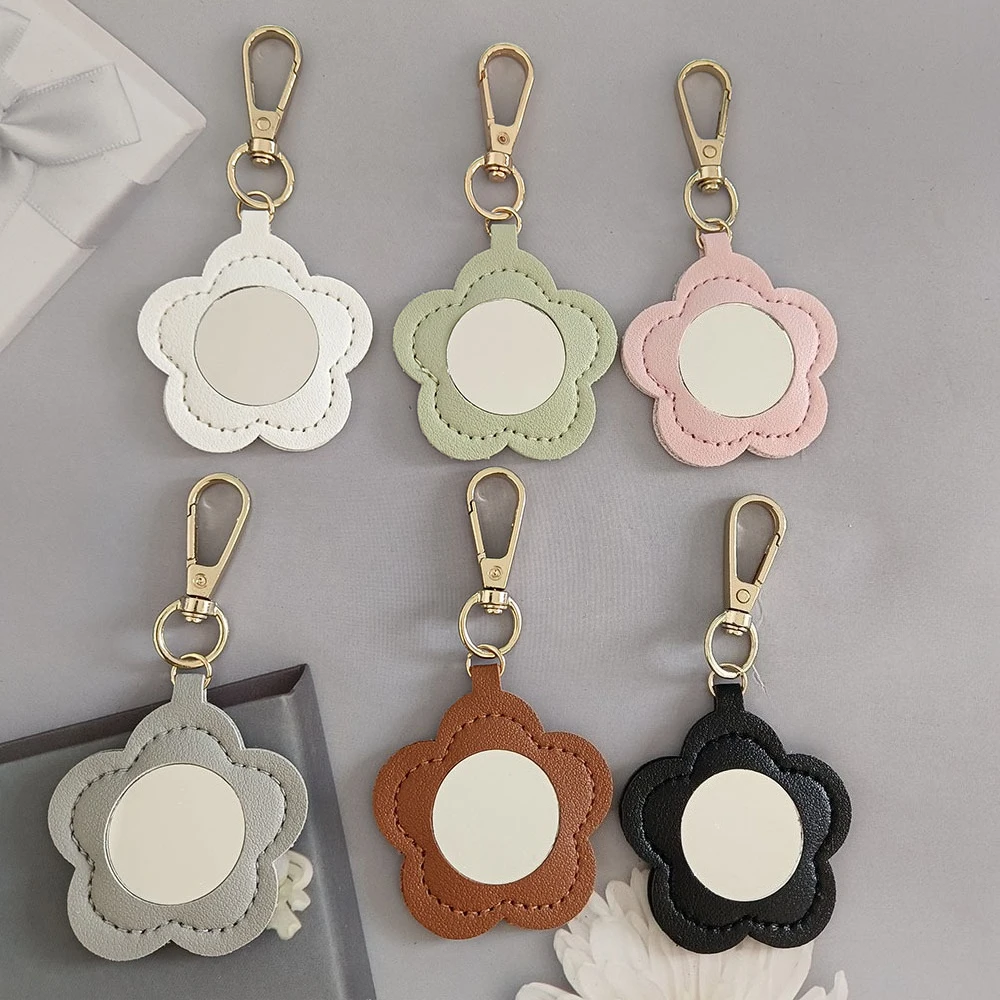 Customized Your Text Creative Simple Flower Mirror Keychain Pendant PU Leather Portable Makeup Mirror Keychain Bag Hanging Gift