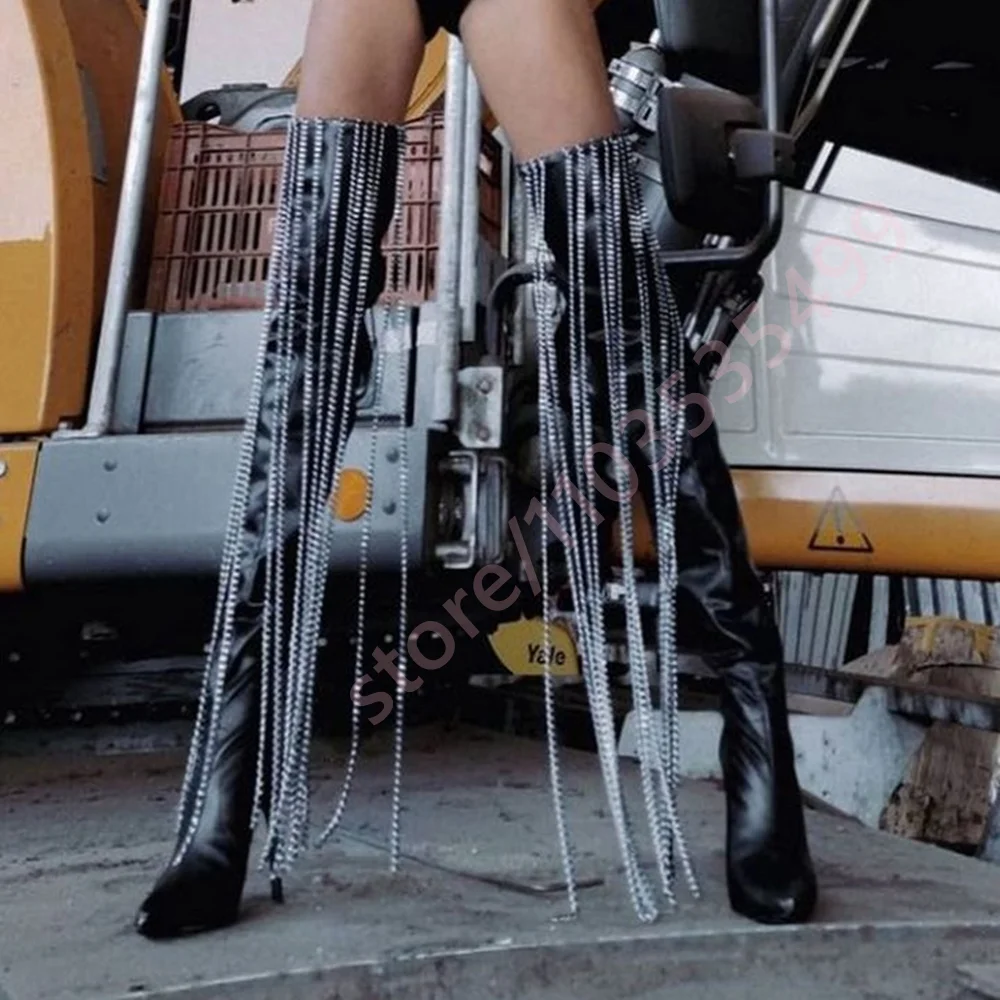 

Модные модельные подиумные ботинки со стразами и длинными кисточками, новинка 2025, роскошные пикантные женские вечерние ботинки на шпильке, черные остроконечные сапоги выше колена