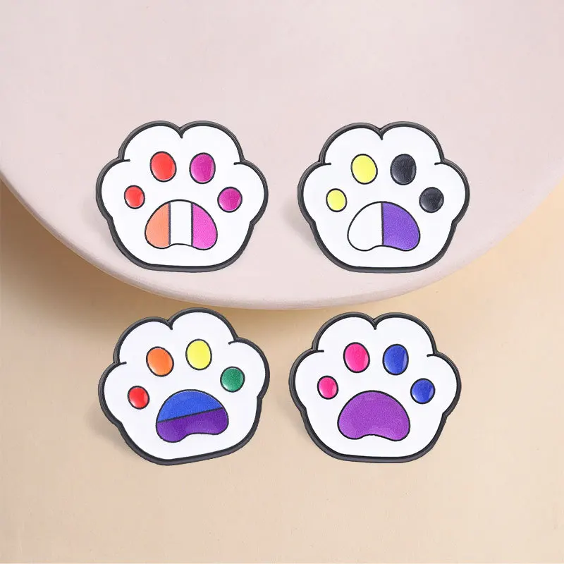 New Hot Creative Cartoon Colorful Flag Cat Paw Metal Brooch Casual Commute Party Badge Pins for Gift DIY Clothing Bags Hat Jeans