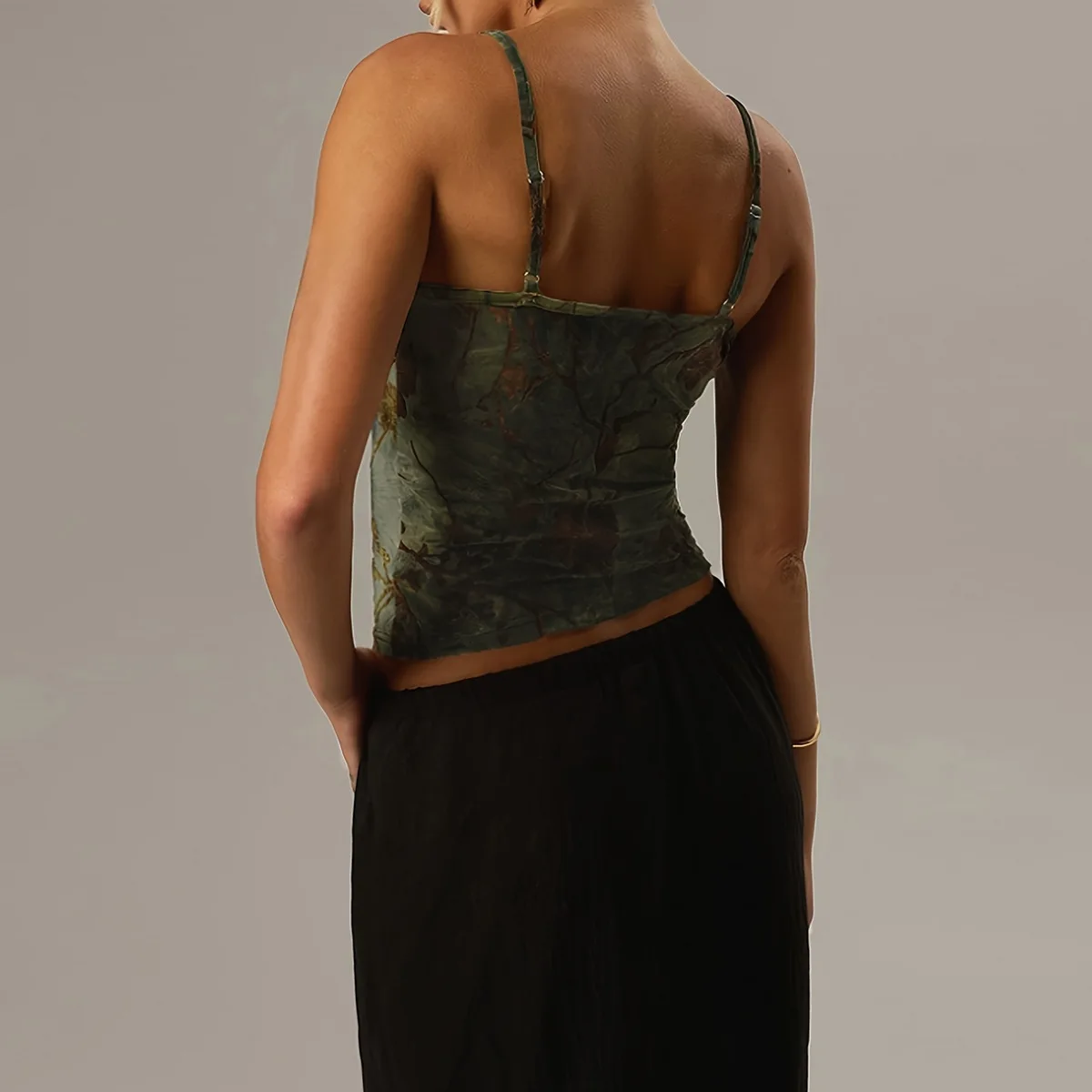 Nowa seksowna dopasowana bluzka crop top bez ramiączek z żakardu z dekoltem w serek w stylu europejskim i amerykańskim, kolekcja jesień 2025