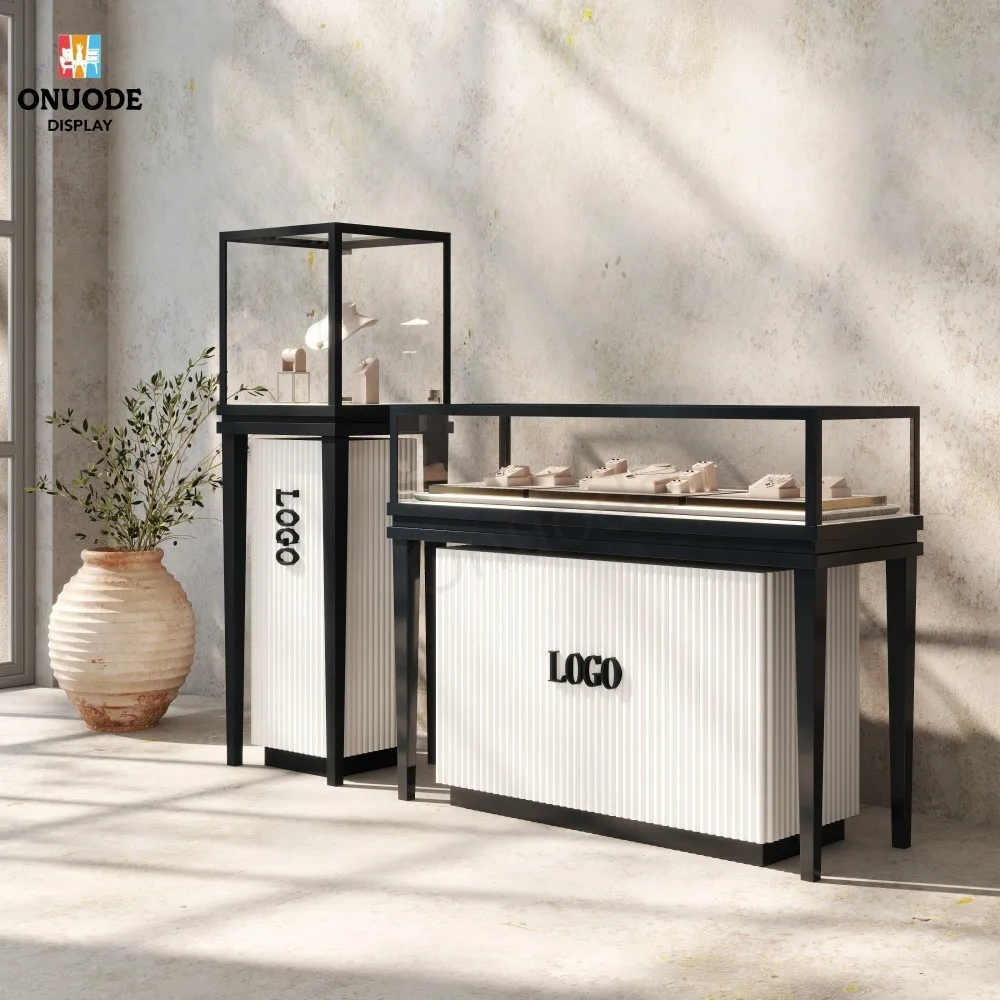 Custom.High-End Jewelry Store Custom Design with Glass Display case Cabinet and Wooden Showcase Furniture for Retail Chains