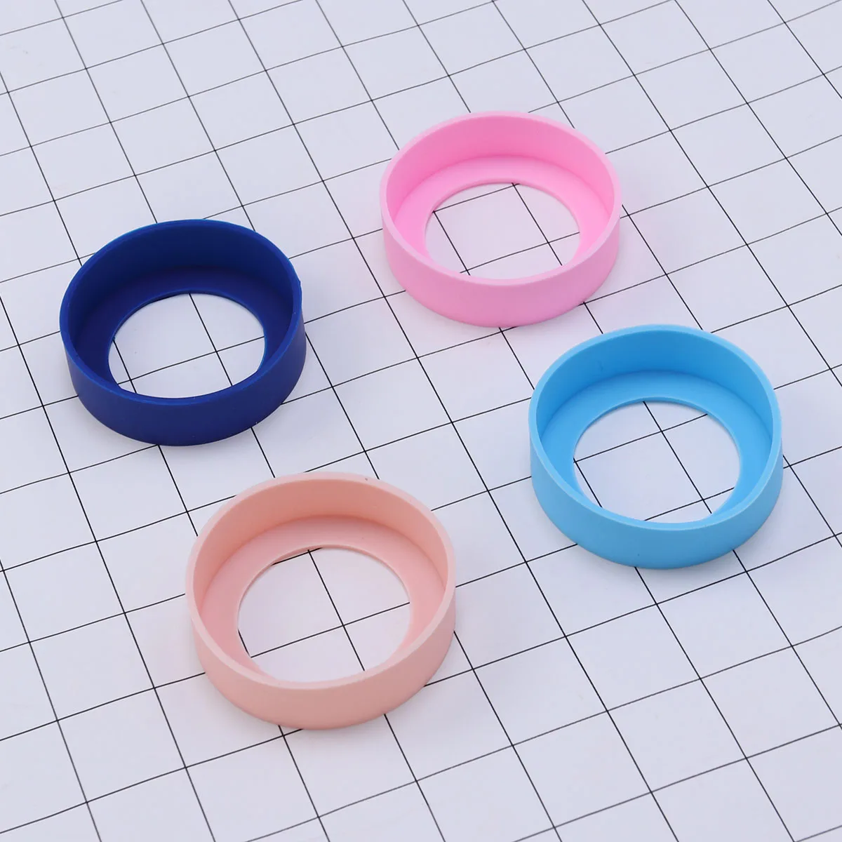 

4 pcs Heat Resistant Silicone Cup Mat for Thermal Bottle Non Slip Quick Dry Coaster Protect Table Surface Mug Pad