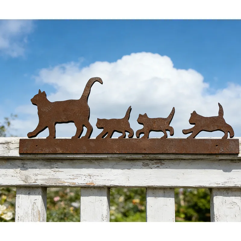 Japanese-style cat wall decoration, ironwork garden fence decoration, retro courtyard lawn metal sign art
