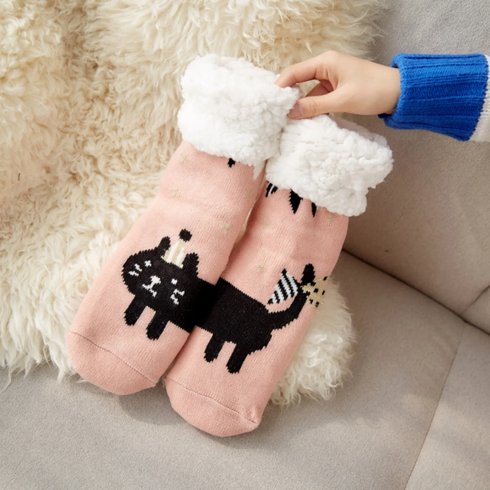 

Рождественские зимние теплые забавные тапочки с котом, женские толстые домашние носки-тапочки, нескользящие нечеткие носки, чулки для сна, зимние носки