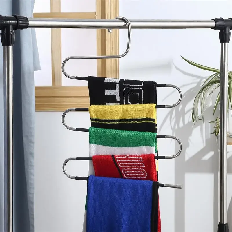 رف بنطال متعدد الطبقات على شكل حرف S من الفولاذ المقاوم للصدأ مع منظمة مضادة للانزلاق وموفرة للمساحة