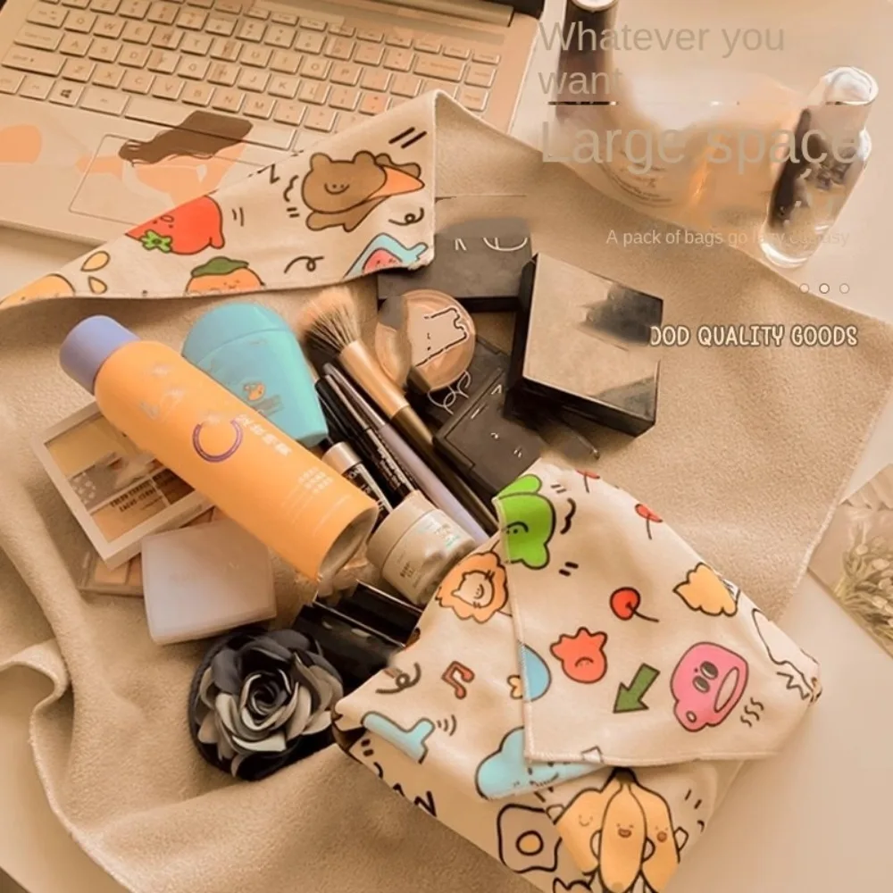 2026 Nova Bolsa Cosmética Dobrável Fantástica de Tecido Mágico com Padrão de Cem Patches, Bolsa de Armazenamento para Câmera e iPad, Capa Protetora Reutilizável