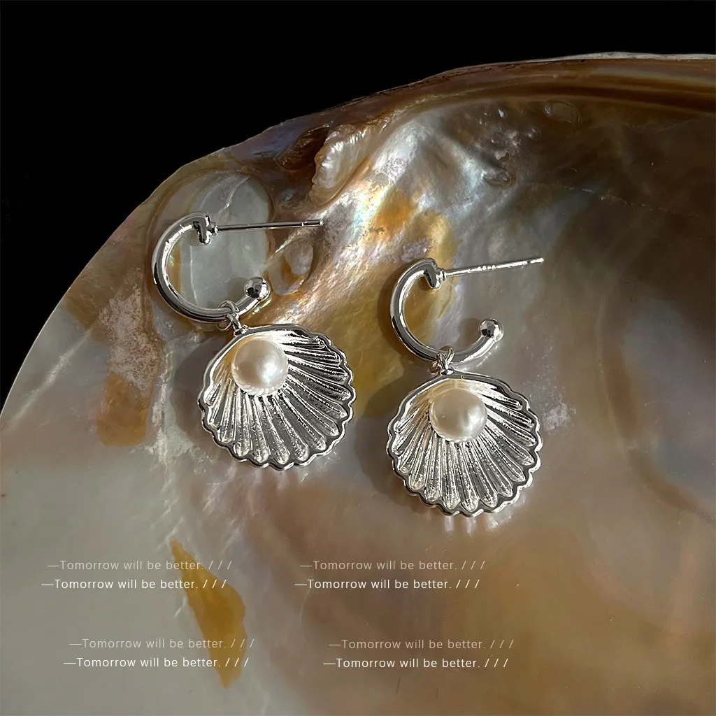 أزياء أقراط اللؤلؤ النساء الفرنسية الفاخرة شل أقراط اللؤلؤ إبرة فضية أنيقة بالجملة