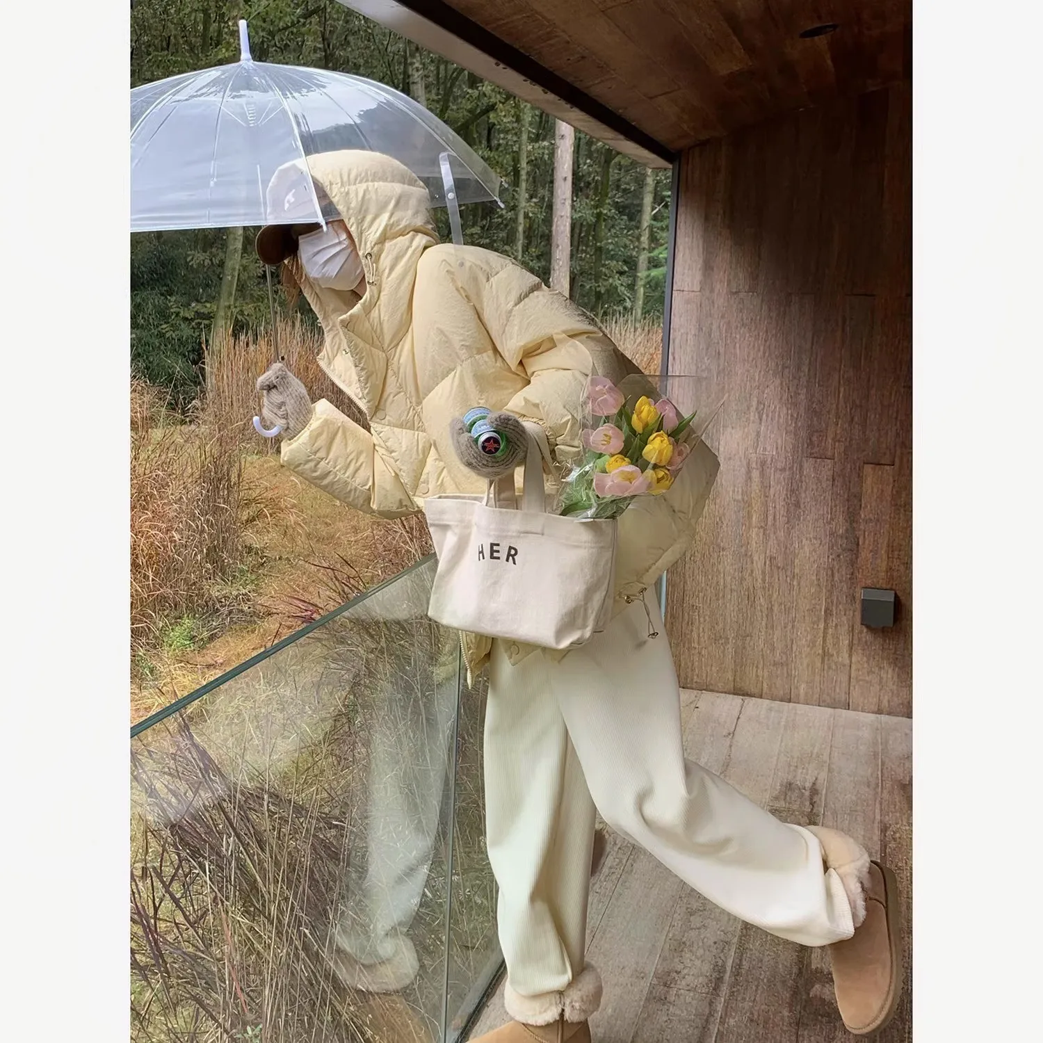 

Женское модное пуховое пальто-куртка желтого цвета с круглым вырезом, длинное, для повседневной носки, с белыми брюками