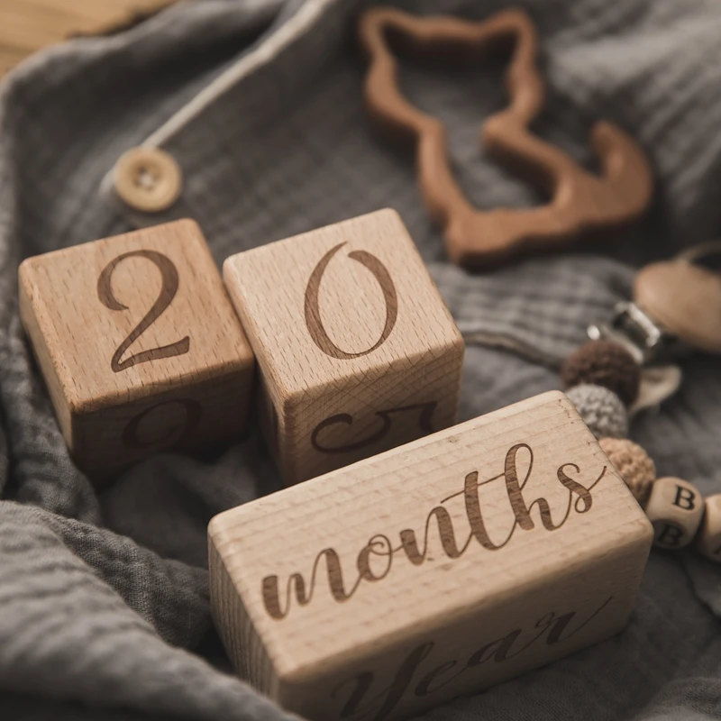 6pcs/set Wooden Baby Milestone Cards Blocks Newborn Birth Month Birthday Souvenir Photo Props Beech Square Decoration Baby Gift