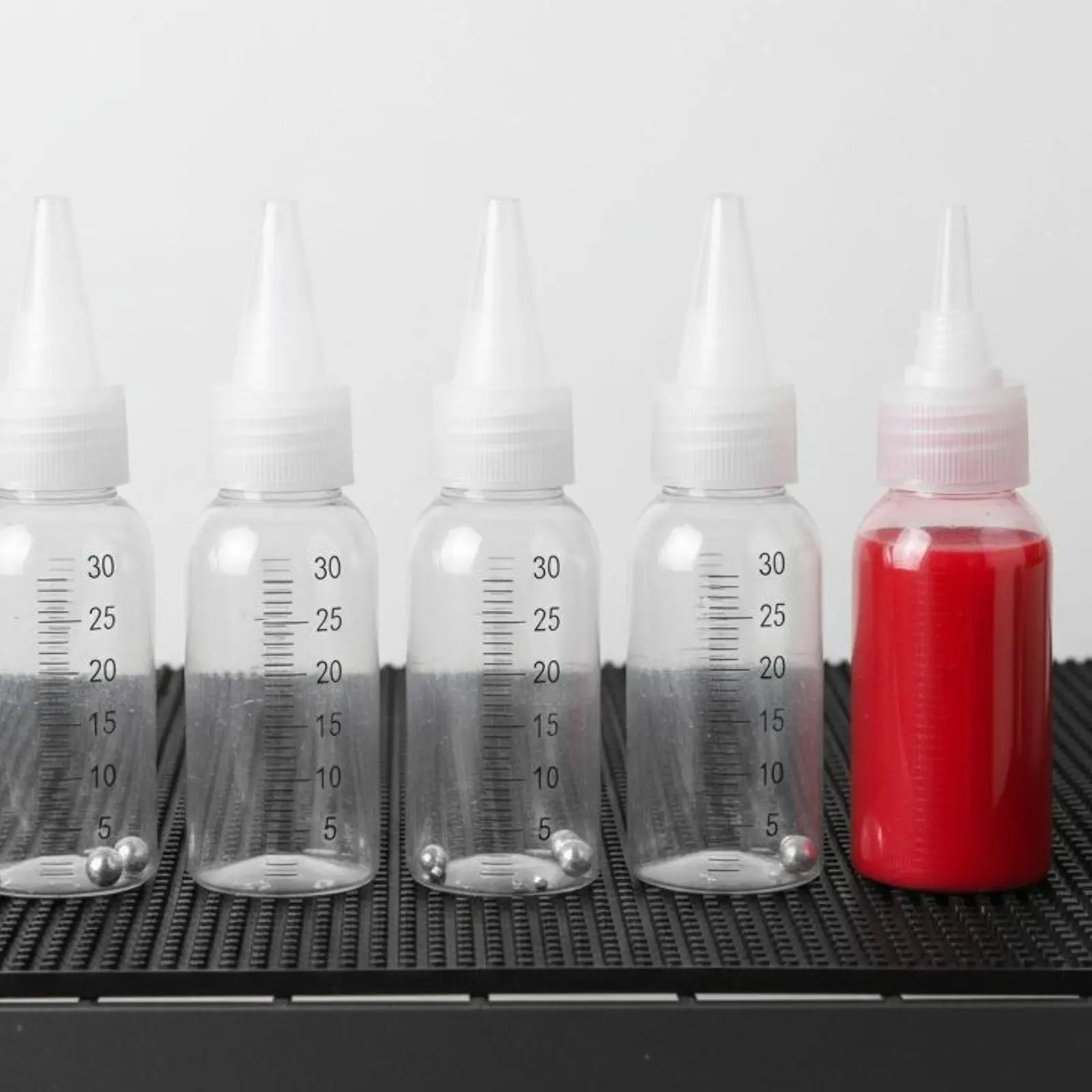 

10 Pieces Plastic Paint Storage Bottle Leakproof Design Paint Mixing Bottle Art Supply Reusable Semi-Transparent for Hobbyists