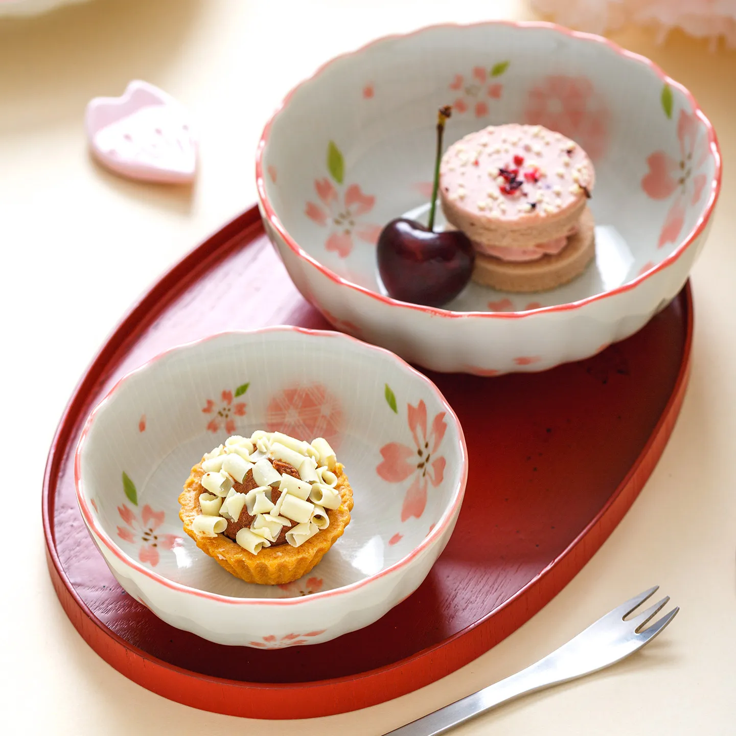 Tazones de Cerámica Importados de Japón – Tazones Poco Profundos con Arte de Color Bajo el Esmalte para Cereales, Yogur, Frutas, Postres con Diseño de Flor de Cerezo