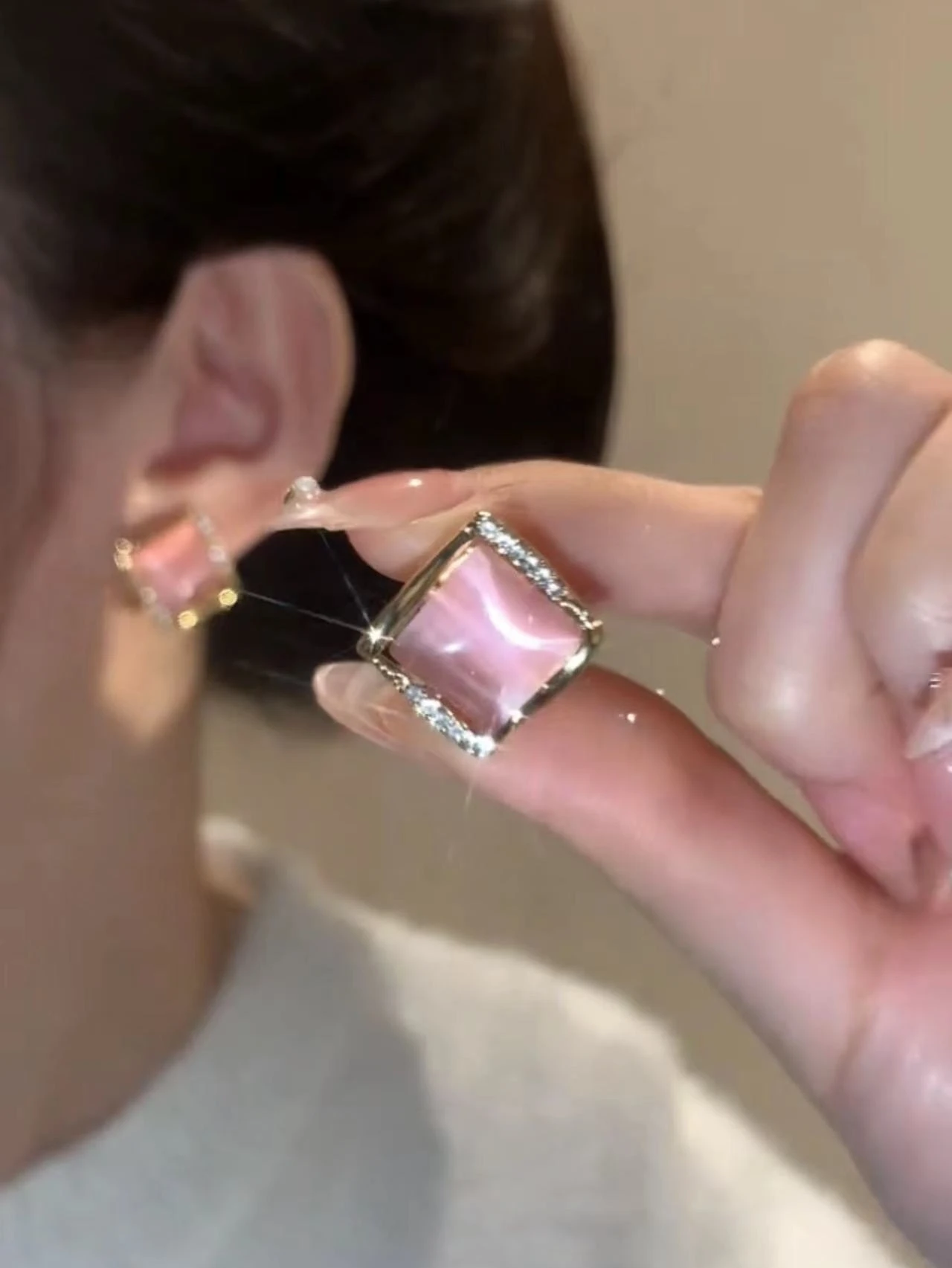 Brincos de Pedra Olho de Gato Rosa da Moda, Design F, Série Simples Quadrada, Design da Sorte, Urso da Victoria, Verão...