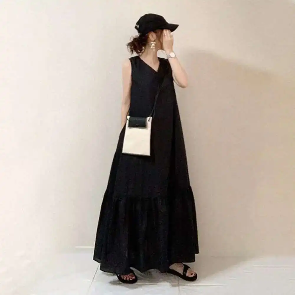 

South Korea's 2025 Summer New Large Swing Sleeveless Skirt, Stylish and Slimming, Splicing Skirt, Medium Length Dress Party