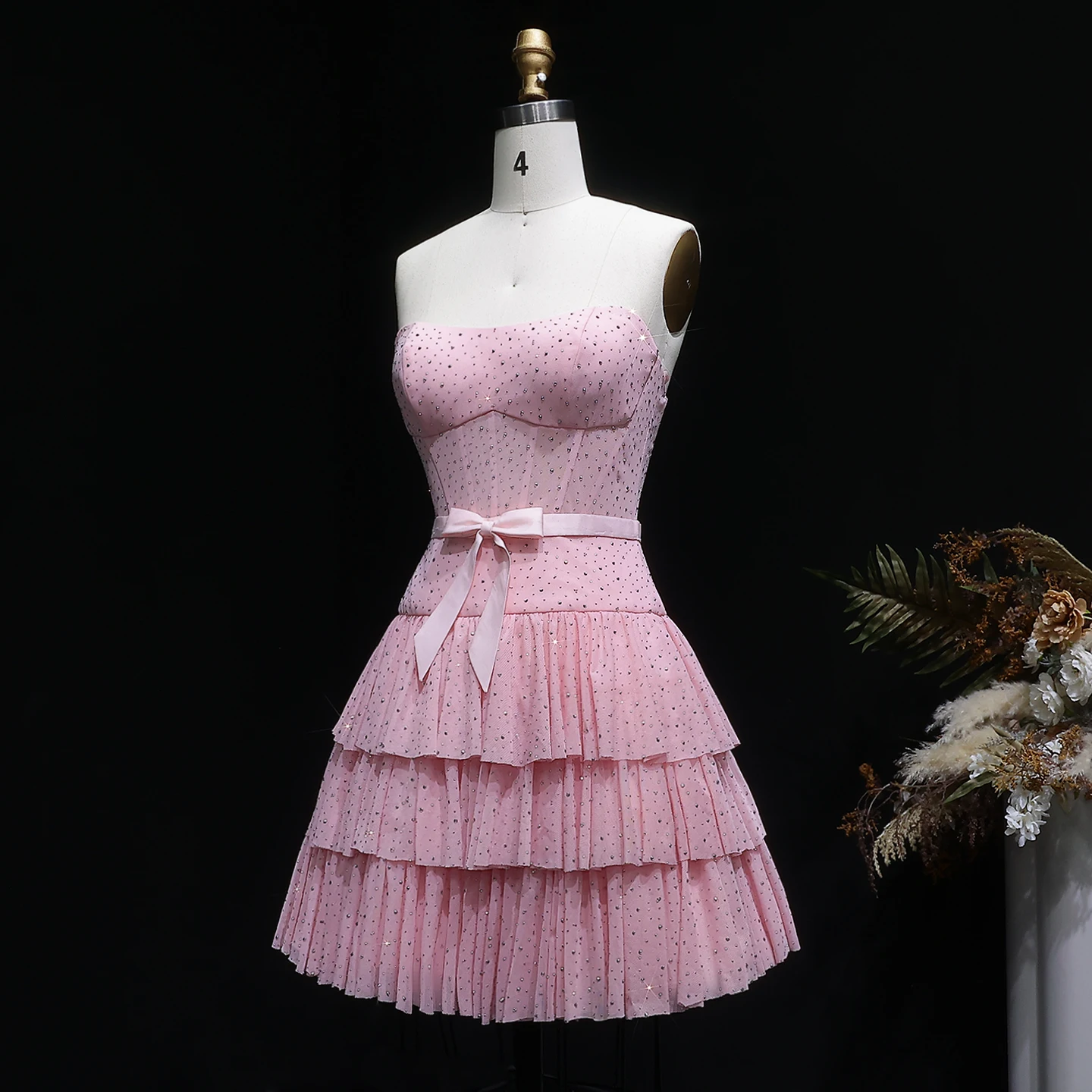 Sharon Said Rosa trägerloses Strass-Homecoming-Kleid, gestuftes Tüllkleid mit Satinschleife, Dubai Cocktail-Abschlussball-Partykleid RM134 Maßanfertigung – Detail 6