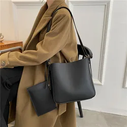 2024 New vintage Large Capacity Composite Bag for Women's Fashion Unique Design High Grade Single Shoulder Underarm Bag wallet