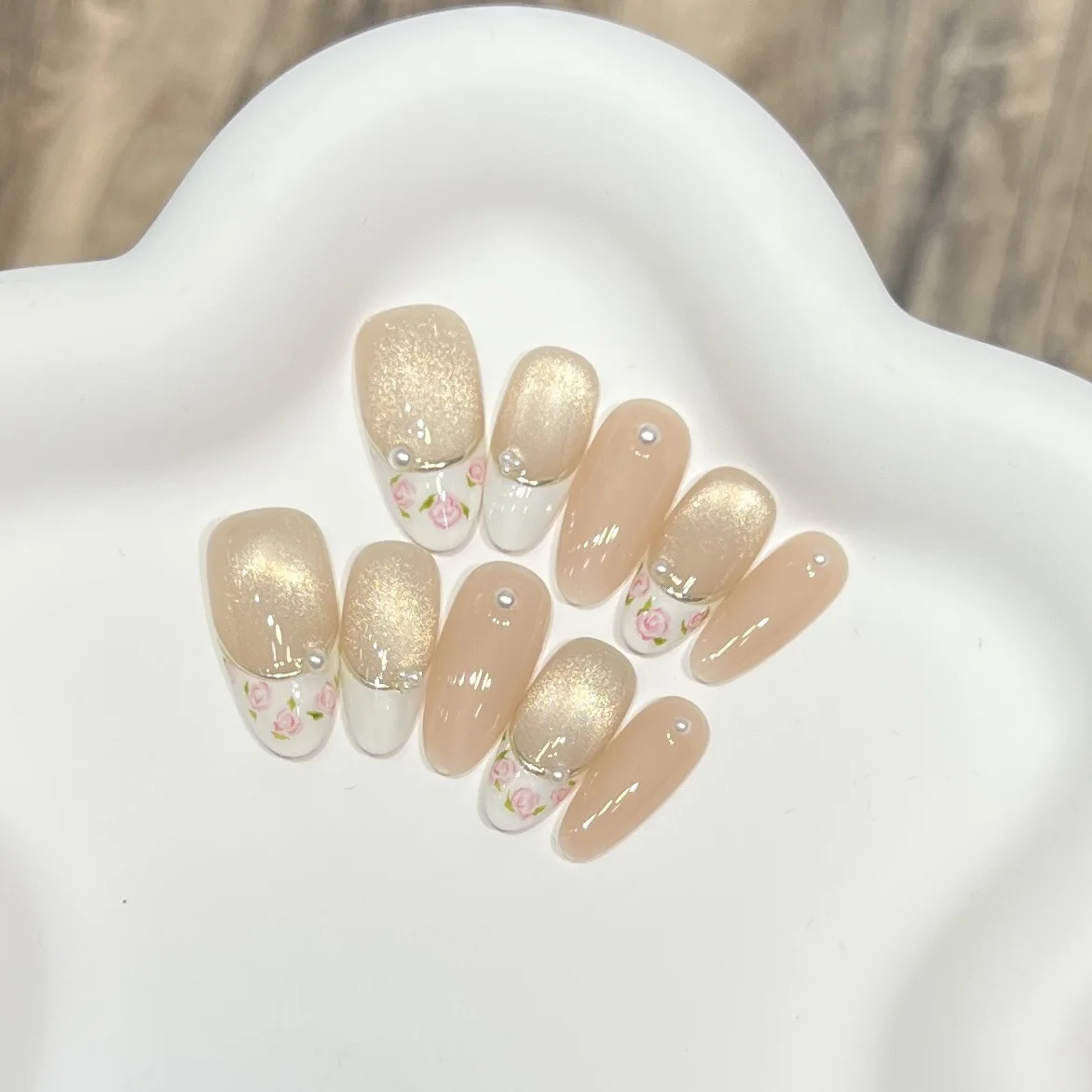 

10 шт., блестящие телесные кошачьи глаза, средний овальный пресс для ногтей, роскошные сладкие розы ручной работы, французские накладные ногти, носимые, простой маникюр