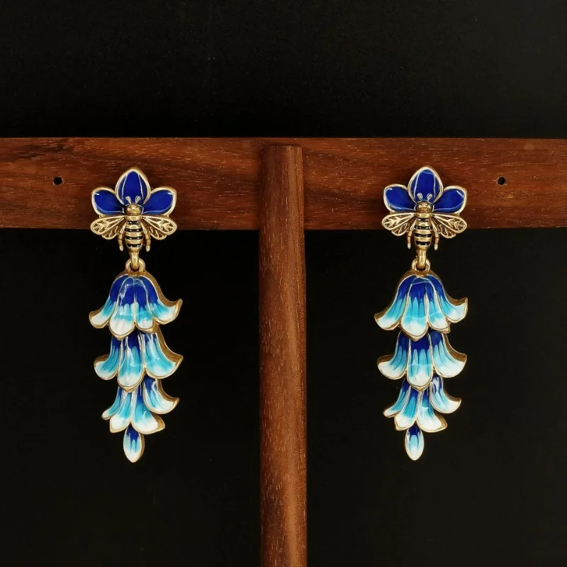 

New Medieval Style Vintage Enamel Blue and White Gradient Wind Chime Flower Pendant Bee Earrings Fashionable Women's Earrings