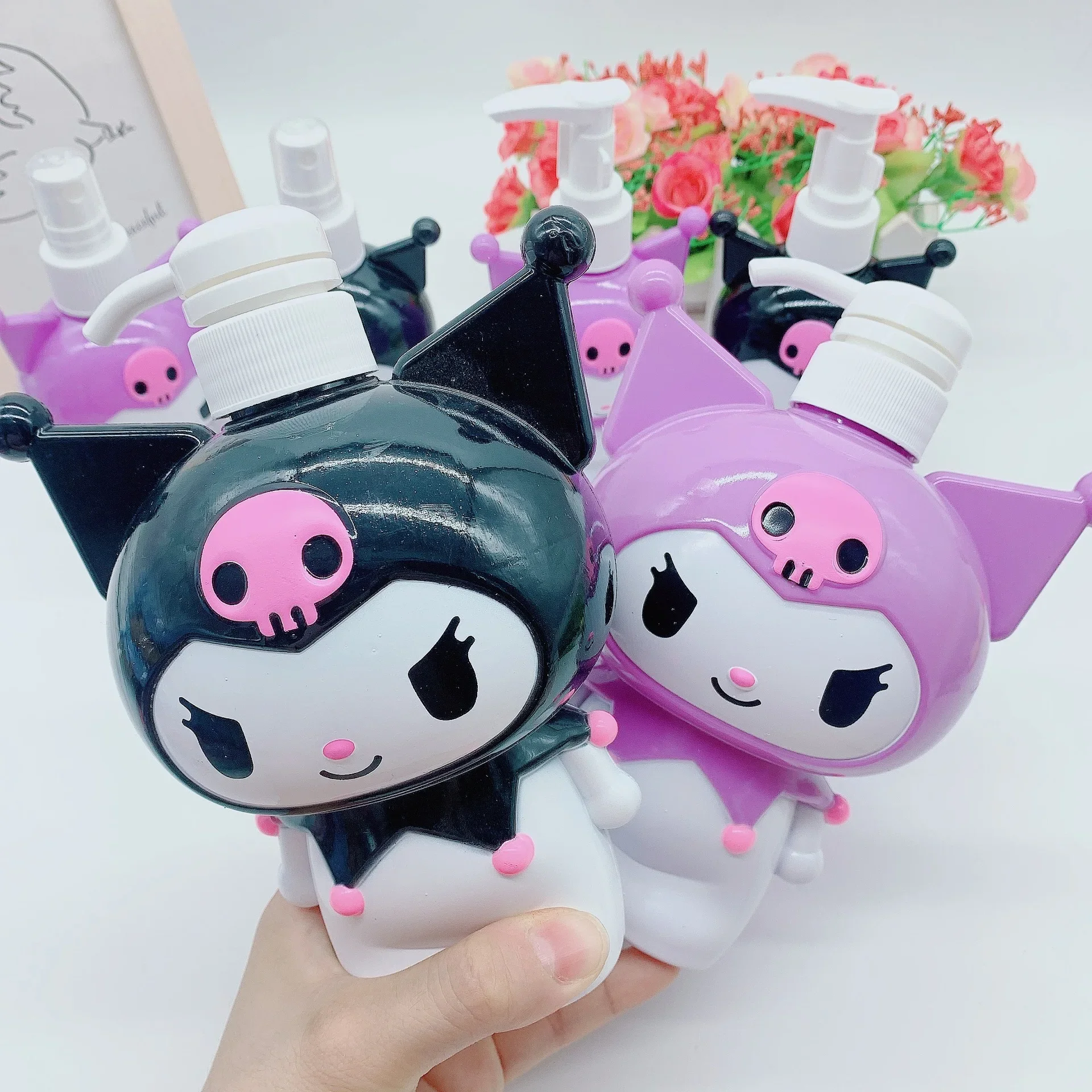 2Pcs/Set 700ml Sanrio Kuromi Cute Storage Container Empty Press Bottle Hand Sanitizer Refillable Lotion Body Wash Bathroom Gift