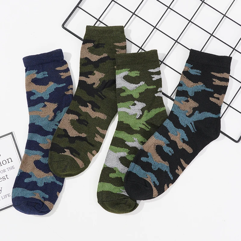 Calcetines de tubo medio de camuflaje verde militar para hombre, medias de algodón grueso, cómodas y cálidas, primavera y otoño, alta calidad