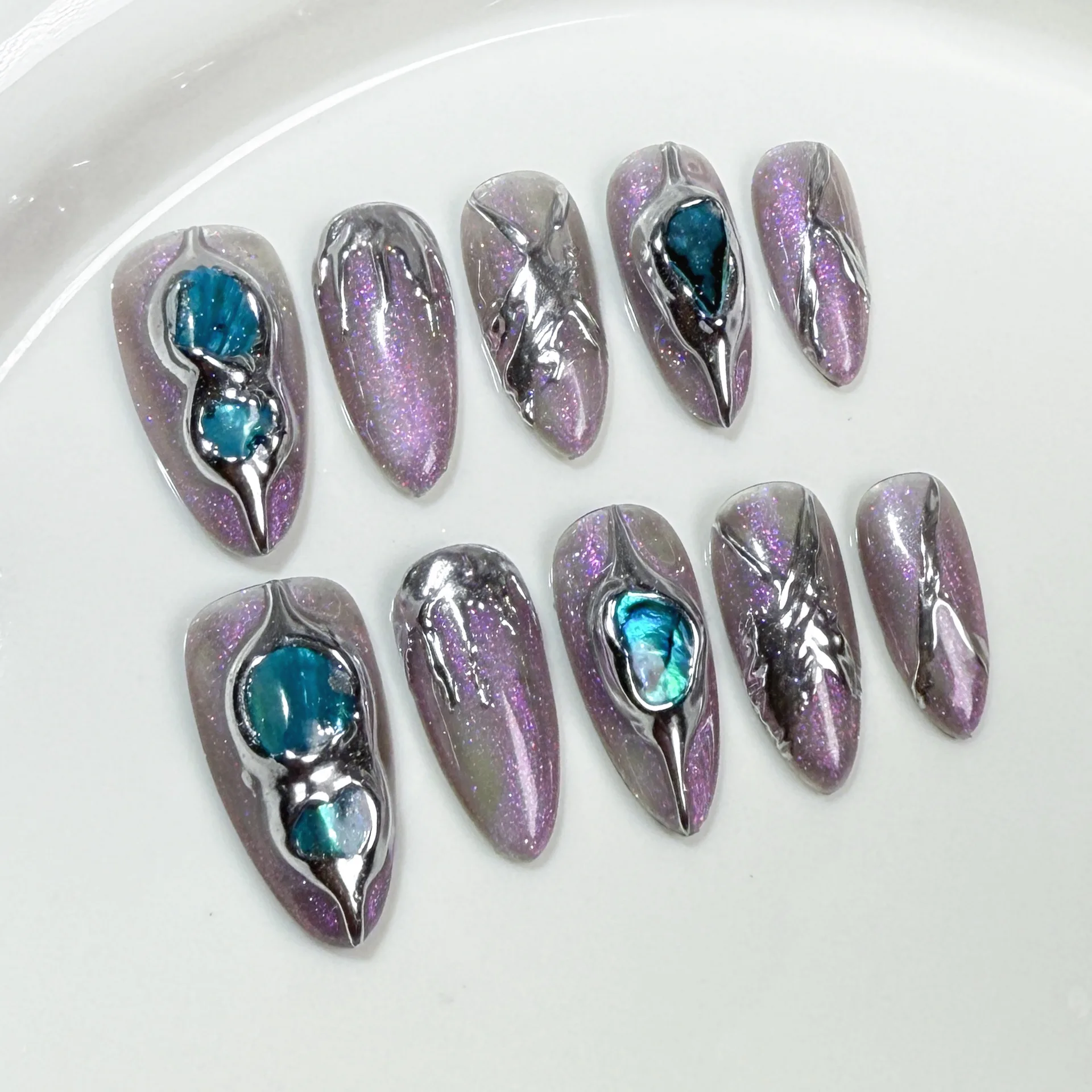 

10pcs Vintage Medium Almond Classical Fake Nails 3D Aurora Baroque Metallic Flash Press on Nails Full Cover Detachable Nails Tip