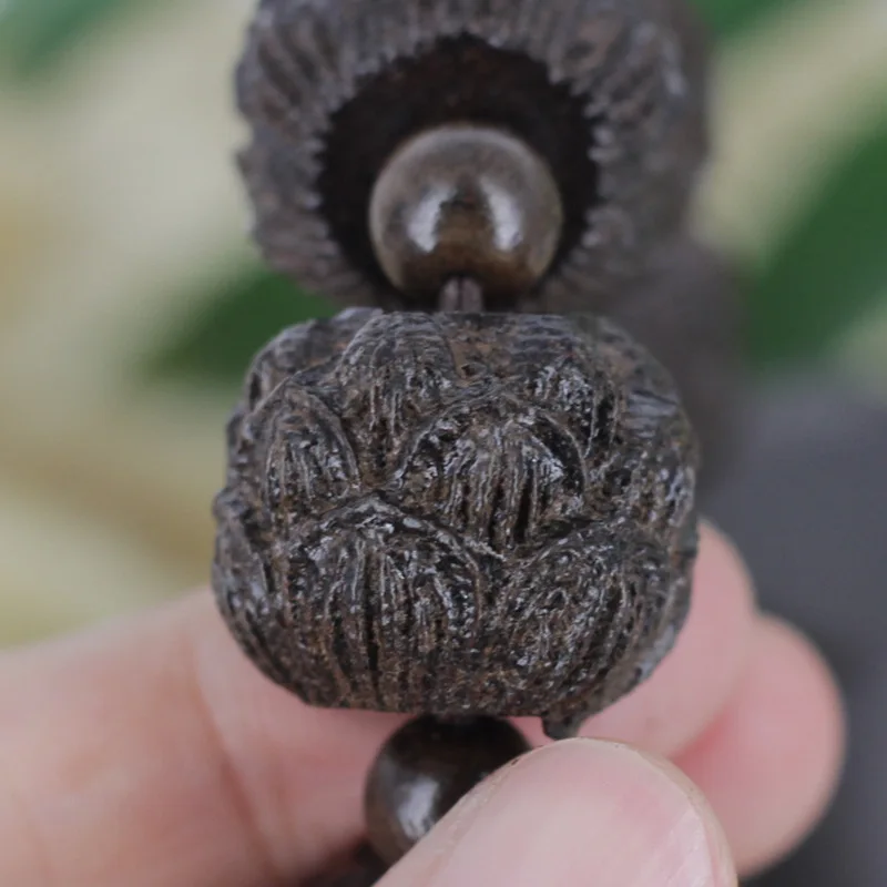 Vietnamese Agarwood Carved Buddha Bead Bracelet, Black Bark Eighteen Arhats, Lotus Flower - view 2