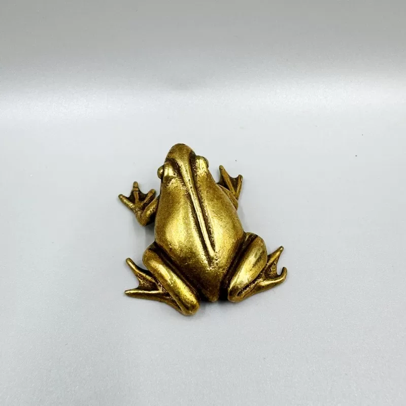 Chinese Hand Carved Animal Pastoral Style Brass Frog Small Statue Ornament