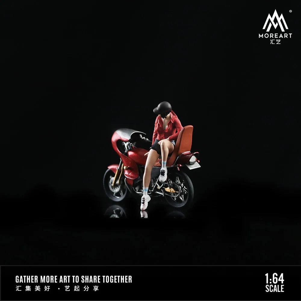 Mais arte 1:64 vermelho folheado legal na moda feminino motocicleta boneca conjunto modelo para exibição & coleção & presente