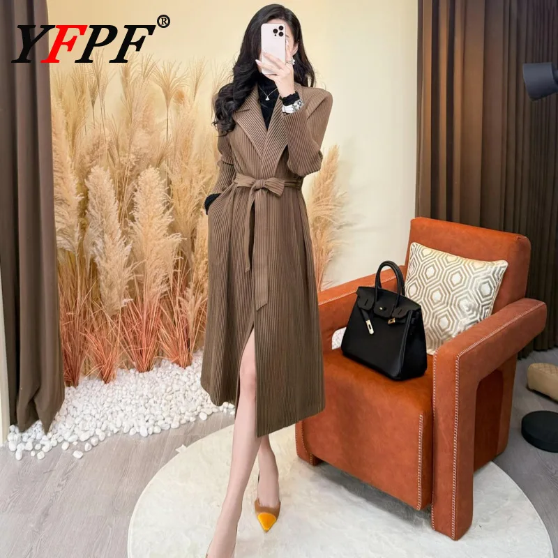 

YFPF Temperament Pleated Design Trench Coat Women Elegant Belt Gathered Waist Solid Color Windbreaker 20254 Autumn New Clothing