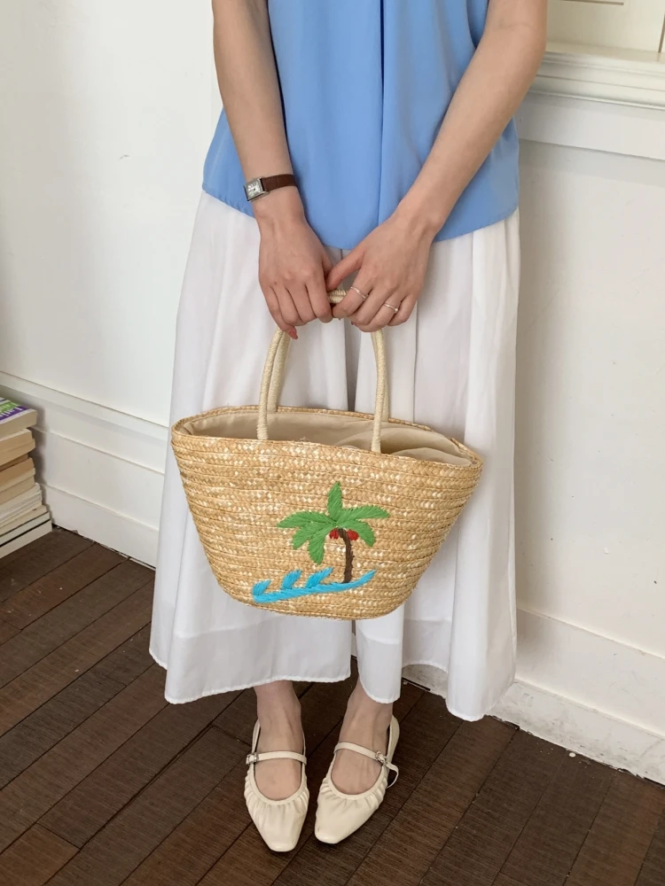 2026 Spring New Style Handwoven Straw Bag Beach Vacation Personalized Women's Handbag Ins Trend Bucket Shape Storage Bag