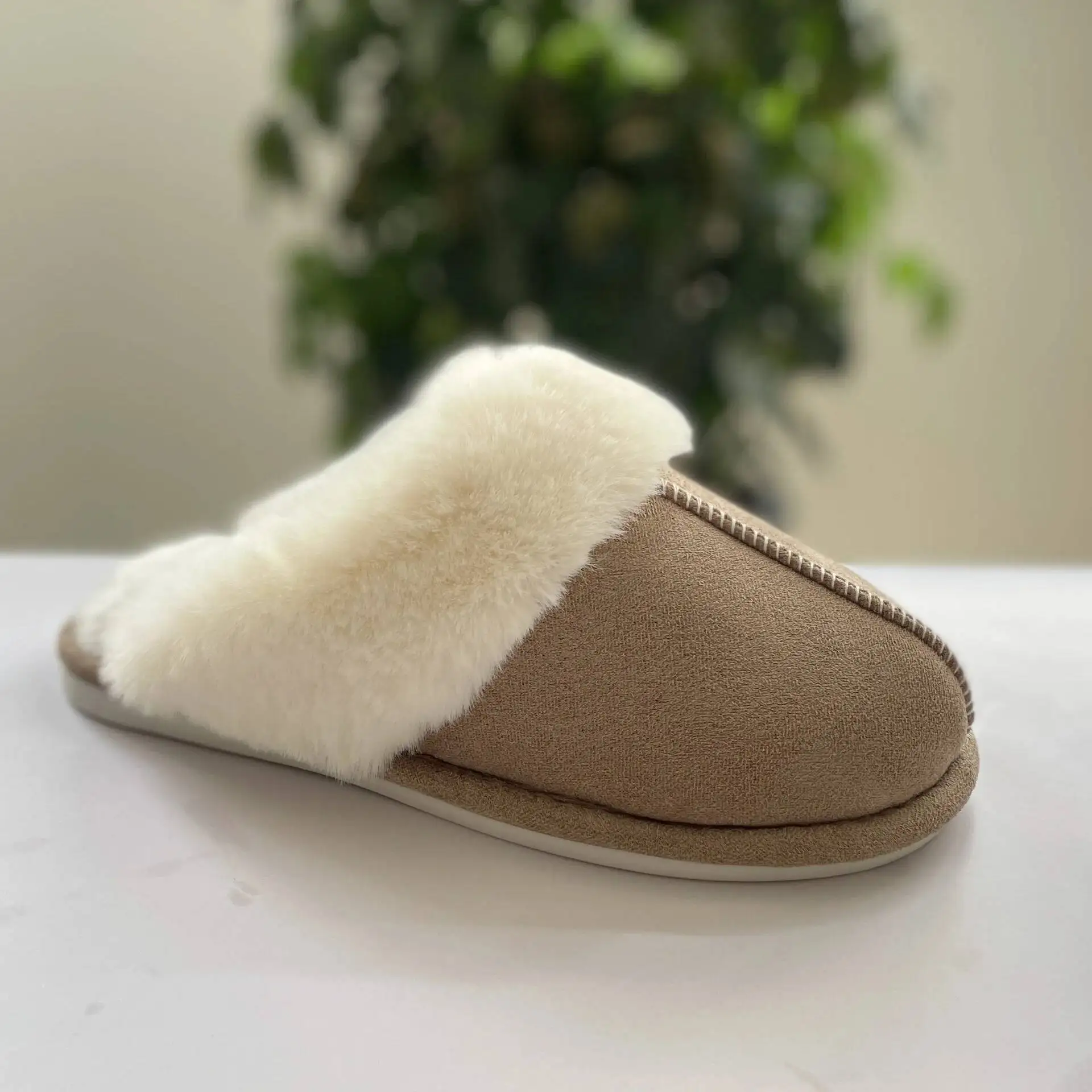 

Unisex Furry Round Toe Home Slippers Flat Heel Warm Indoor Household Slippers Man Women Low Cut Adhesive Cotton Footwear