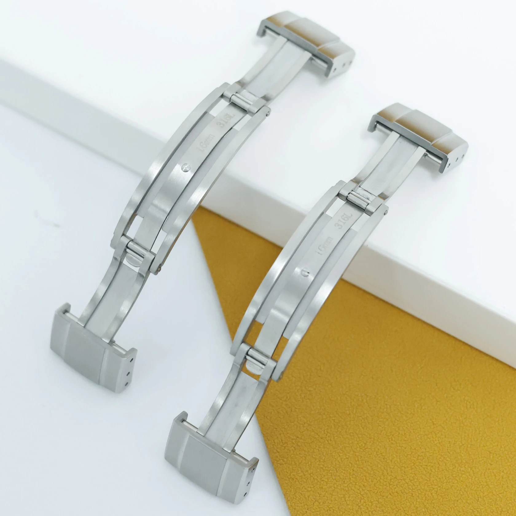 Premium Translation 316L Stainless Steel Daytona Buckle Style design 16mm 18mm Perfect Fit Cartier Brushed and Polished Finish