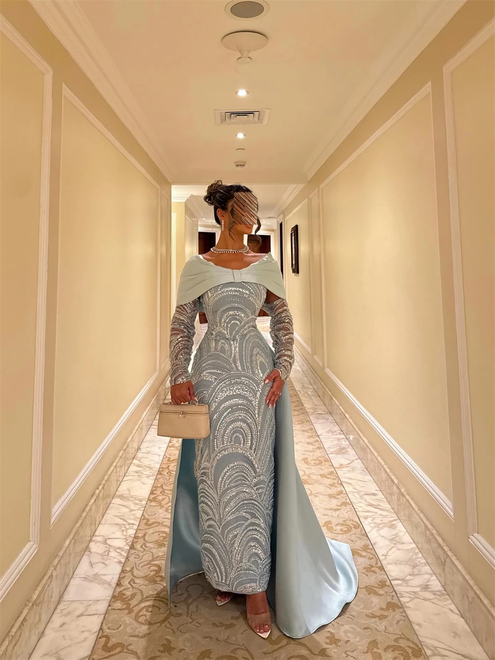 

Customized Elegant Blue Jersey Evening Dress Simple Scoop Sleeveless Celebrity Gowns Soft Straight Sequined Homecoming Dresses