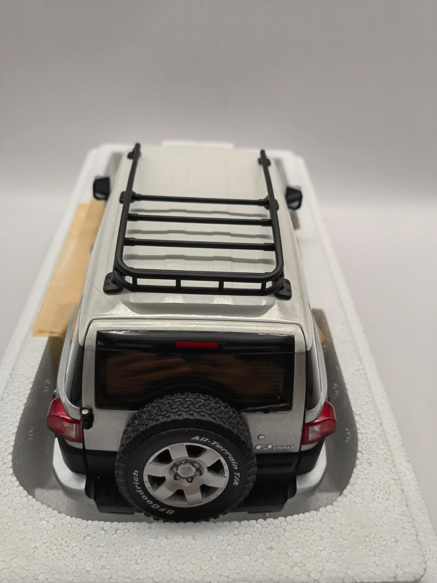 Autoart 1:18 FJ 4.0 V6 2007 SUV Simulation Limited Edition All Open Alloy Metal Static Car Model Toy Gift