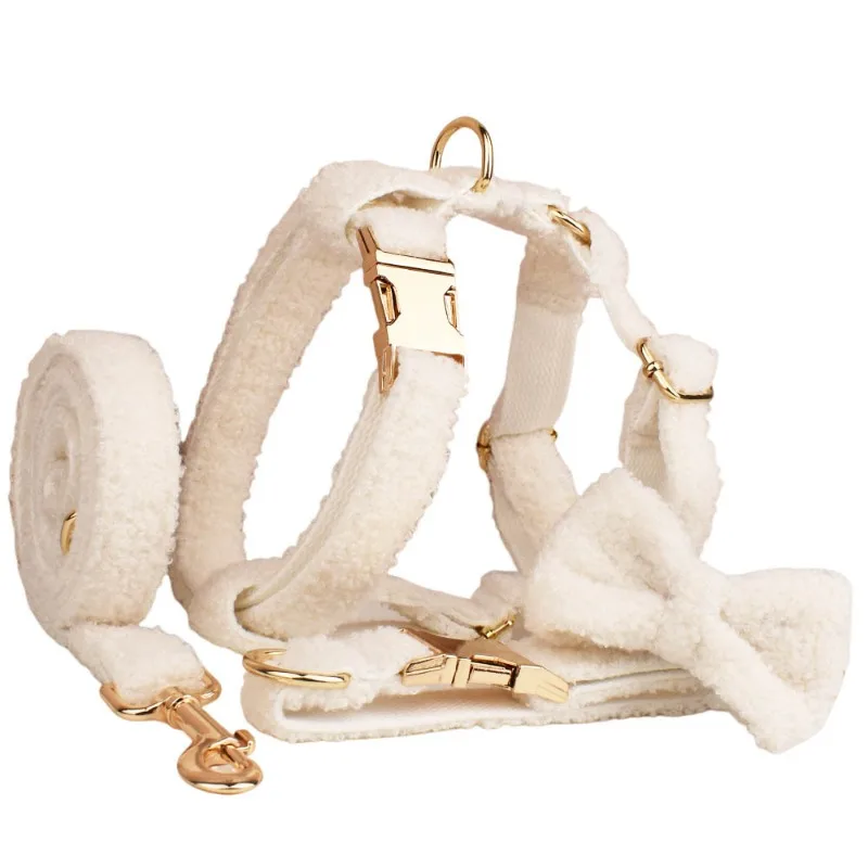 

White Style Dog Collar Leash Vest and Bow Pet Supplies Four Piece Set Suitable for Teddy Dogs