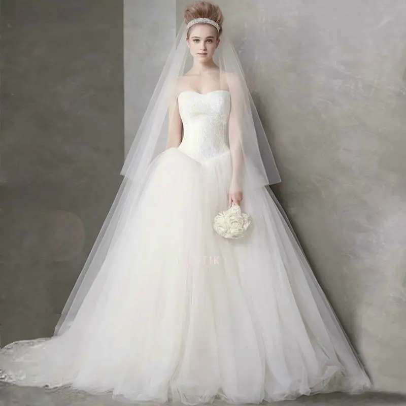 Elegant Simple Classic Ball Gown Strapless Sleeveless Wedding Dress Customized Fashion Lace Sweetheart With Train Bridal Gown