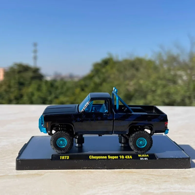 다이캐스트 M2 1: 64 체중계 1973 샤이엔 슈퍼 10 4X4 오프로드 픽업 트럭 합금 자동차 모델 컬렉션 디스플레이 장식 장난감 선물
