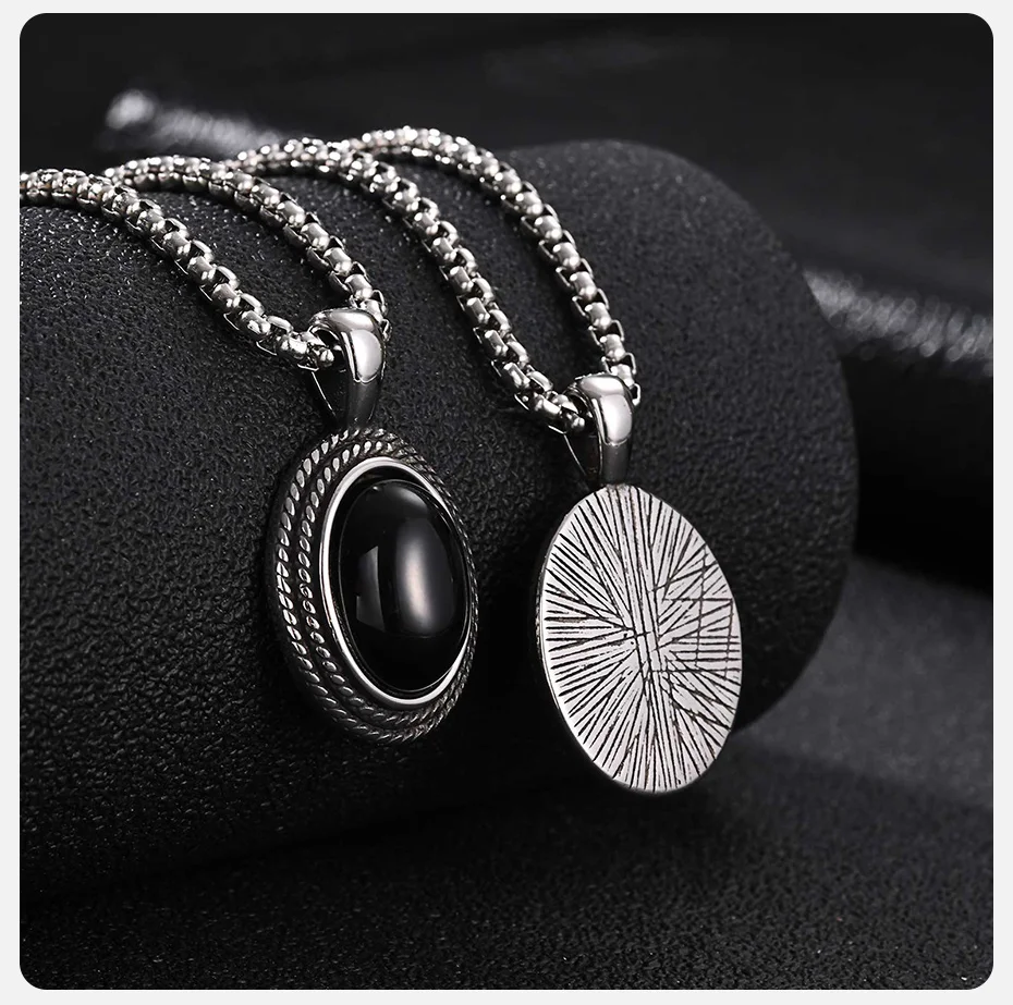 Vnox Herren-Halskette mit ovalem Anhänger aus schwarzem Onyx, Retro-Edelstahl, 60 cm Kastenkette, Vintage-Natursteinschmuck, Geschenk für Ihn – Detail 5