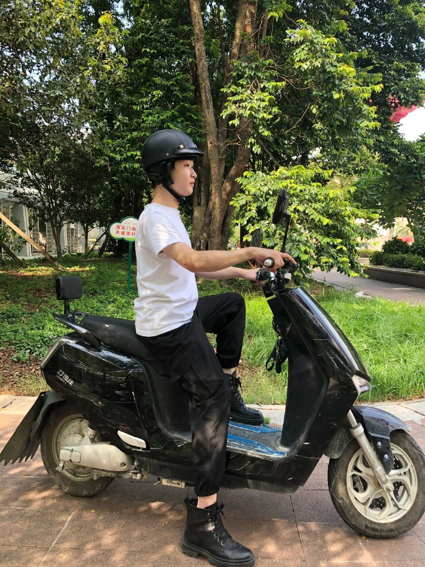 Casco classico retrò per moto, mezzo casco, casco di sicurezza per motoslitta per uomo e donna, casco da equitazione per quattro stagioni.