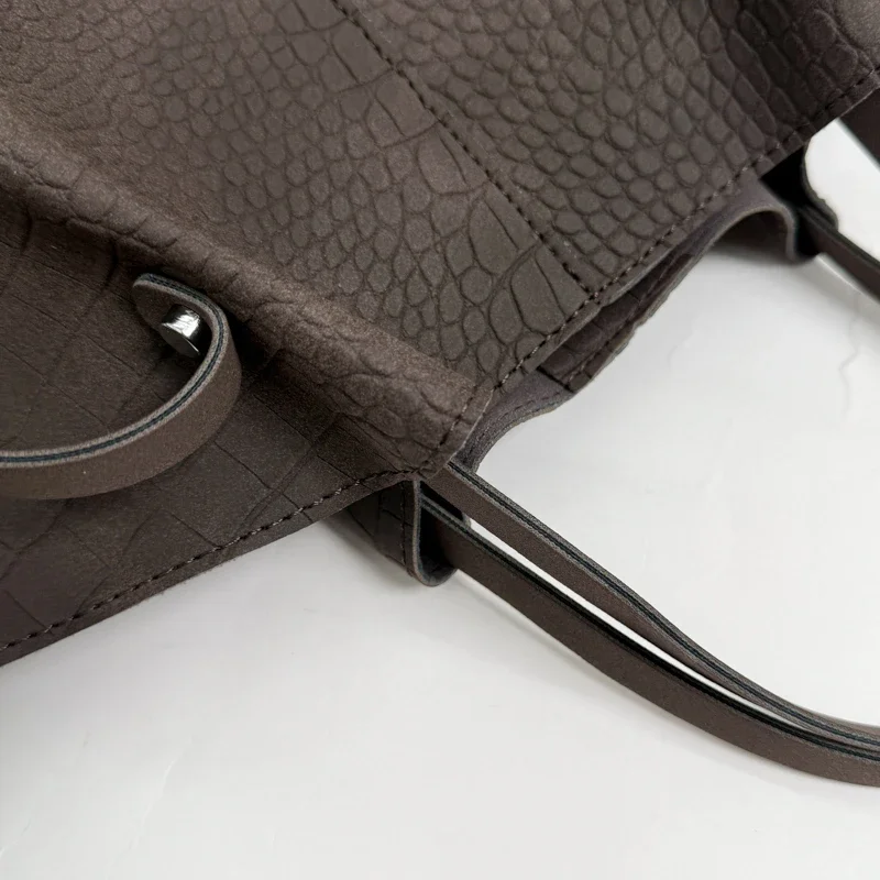 Elegante Krokodil-Prägung Leder-Handtasche für Damen Luxus-Designer Große Kapazität Schultertasche Breitflügel-Handtasche – Detail 11