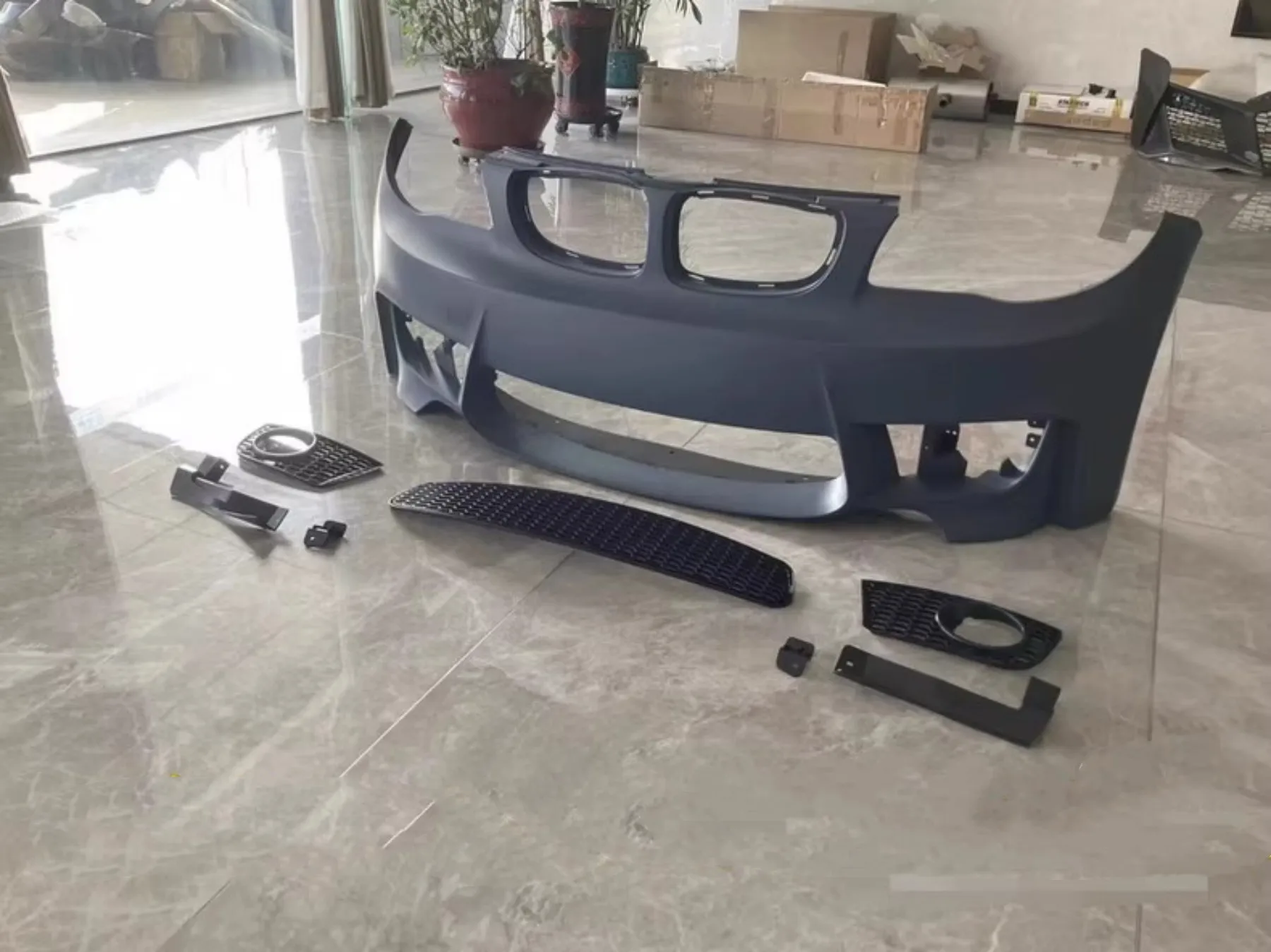 

Car Body kit Front bumper surround fog light grille for For BMW E82 E87