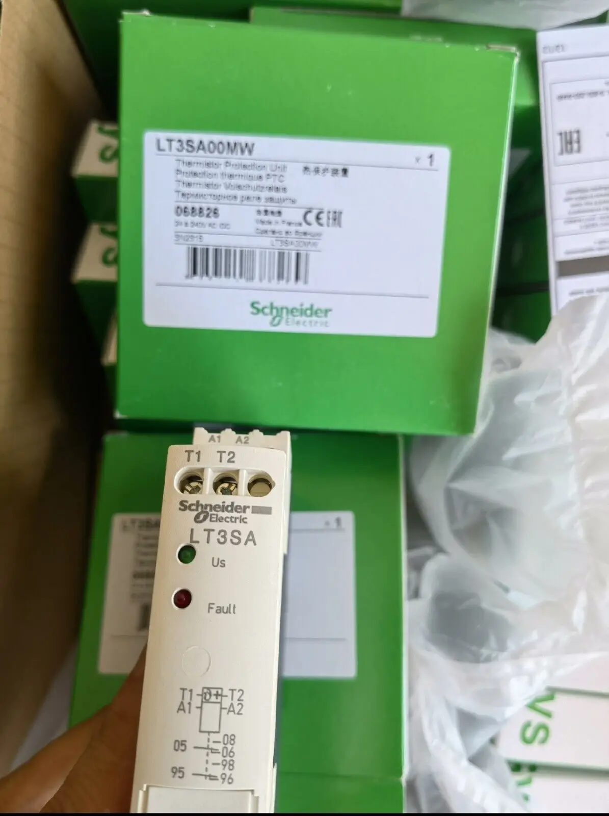 1PC Schneider LT3SA00MW.